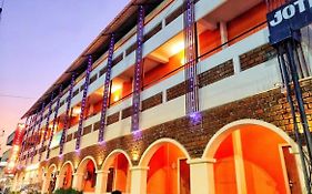 Ak Swimming Pool Hotel